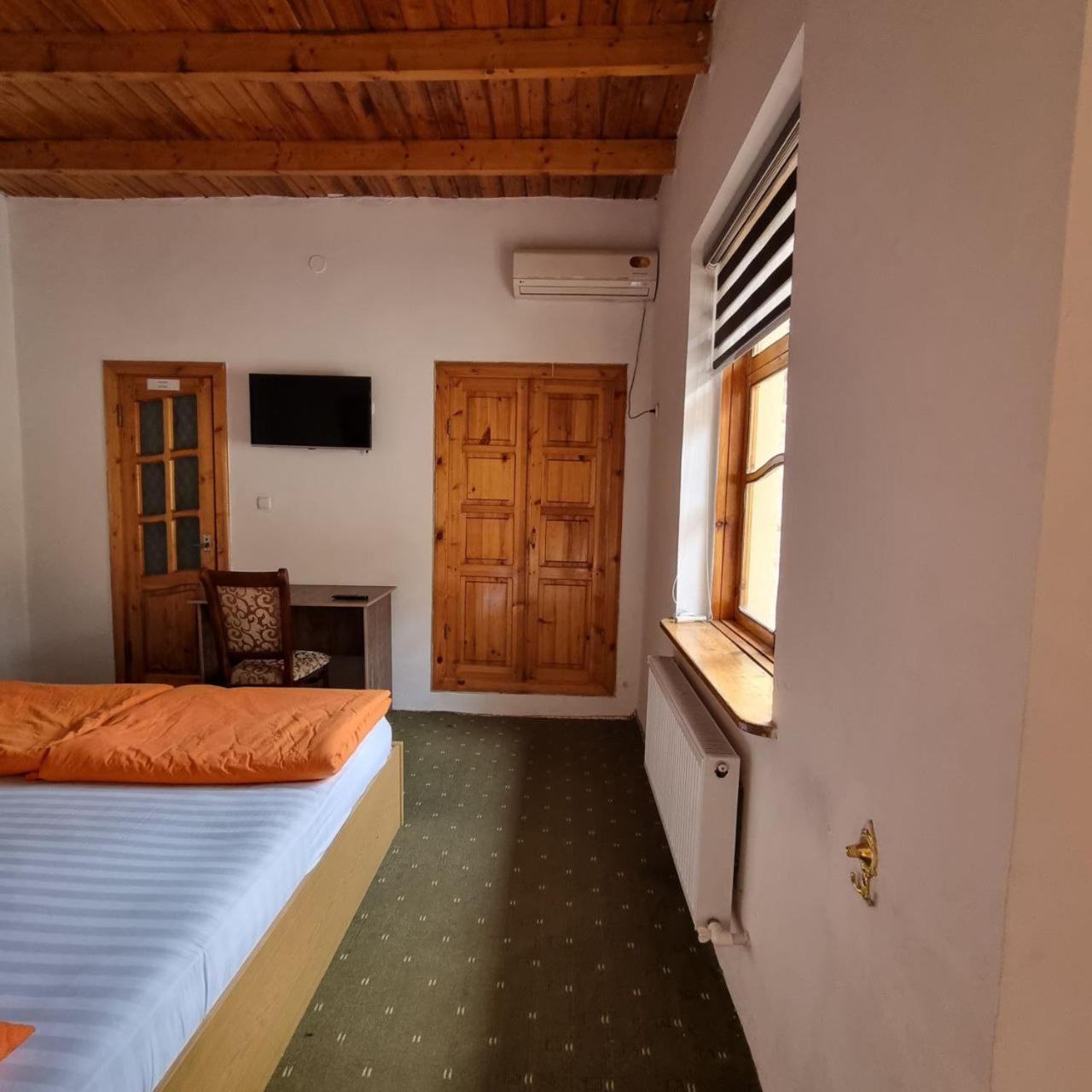 Sim Sim Hostel & Guest House Near The Church Samarkand Ngoại thất bức ảnh
