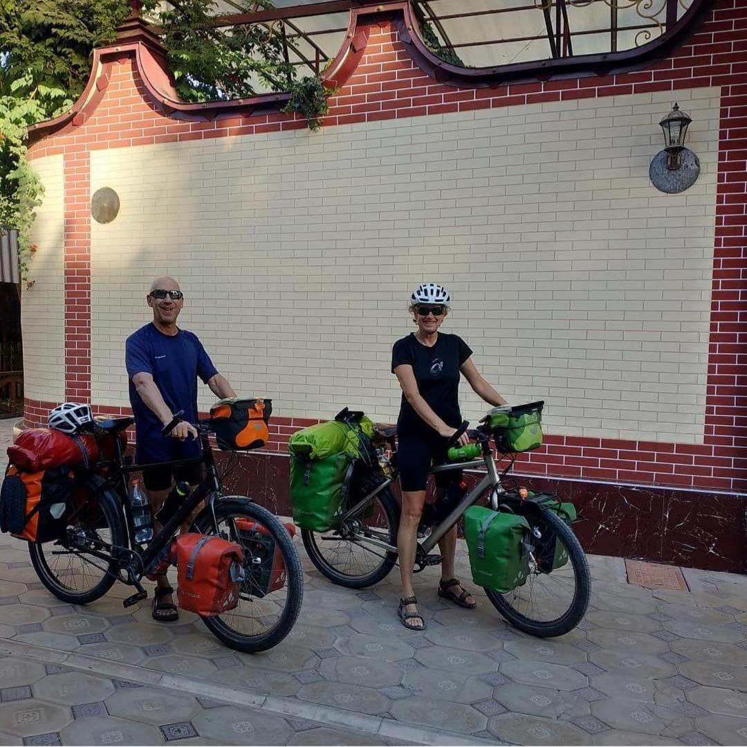 Sim Sim Hostel & Guest House Near The Church Samarkand Ngoại thất bức ảnh