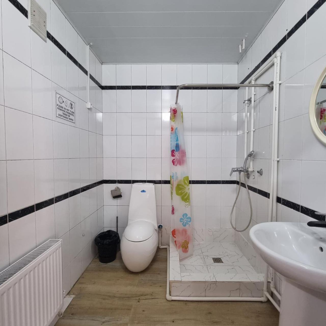 Sim Sim Hostel & Guest House Near The Church Samarkand Ngoại thất bức ảnh