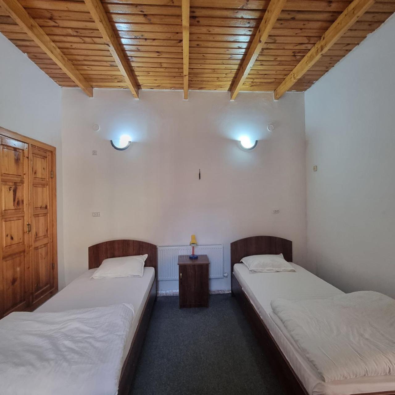 Sim Sim Hostel & Guest House Near The Church Samarkand Ngoại thất bức ảnh